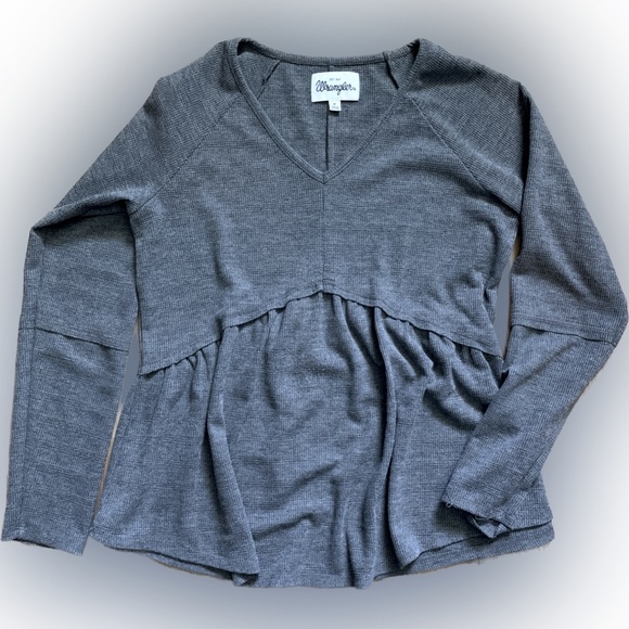 Bundle 5 for $15 or $12 separately. Boho Wrangler Top - Picture 1 of 2